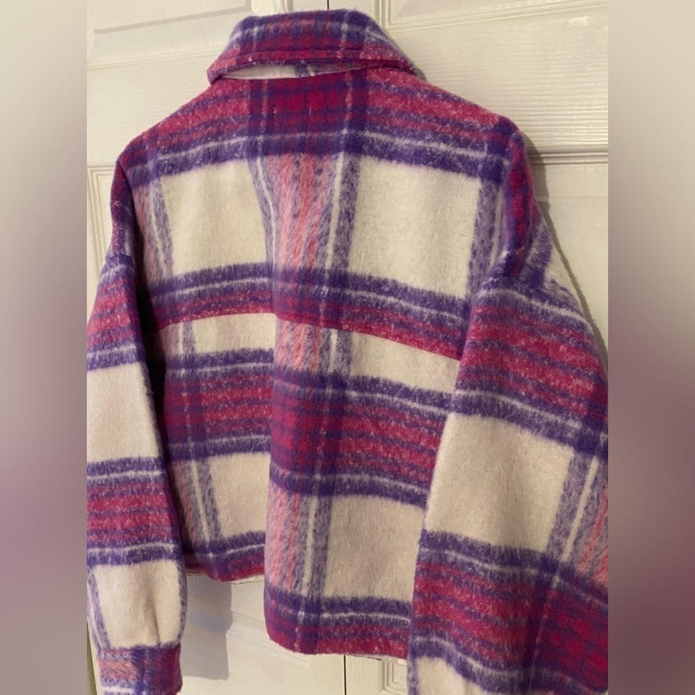 NWOT SO Juniors Cropped Shacket Size M - Picture 4 of 8
